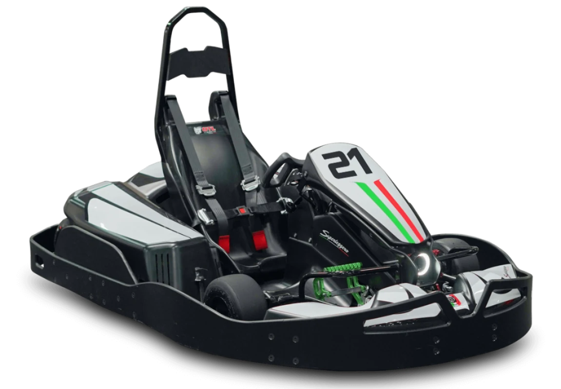 Kart eléctrico de Kart21 en tres cuartos, número 21